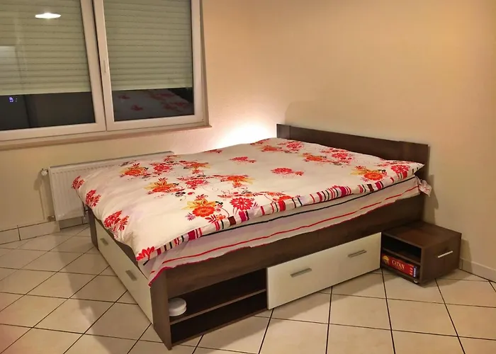 Apartment Cozy - King Bed - Netflix - Projector - Fast Wi-fi *